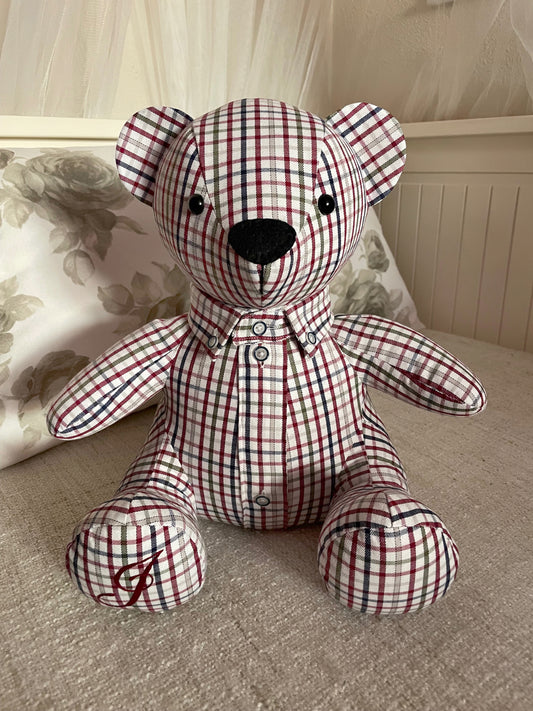 Osito de recuerdo con BORDADO de 1 palabra/letra grande