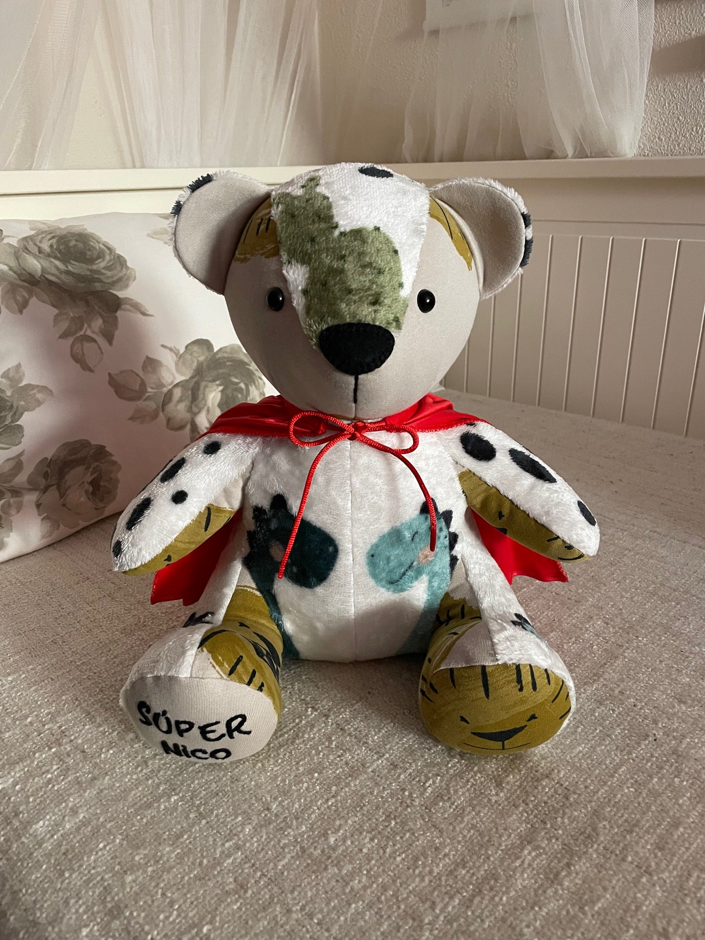 Osito de recuerdo con BORDADO de 2 palabras/Letras grandes