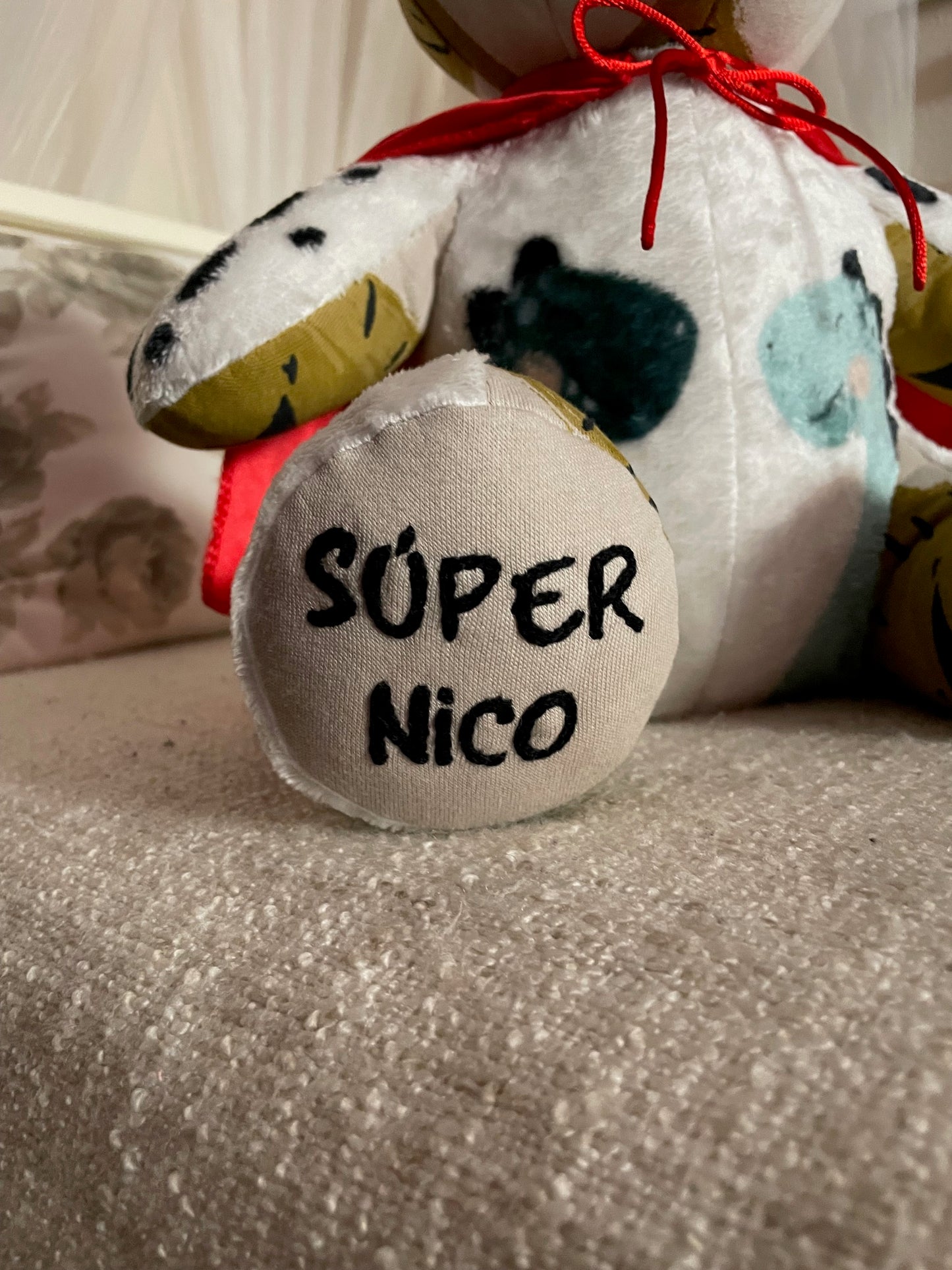 Osito de recuerdo con BORDADO de 2 palabras/Letras grandes